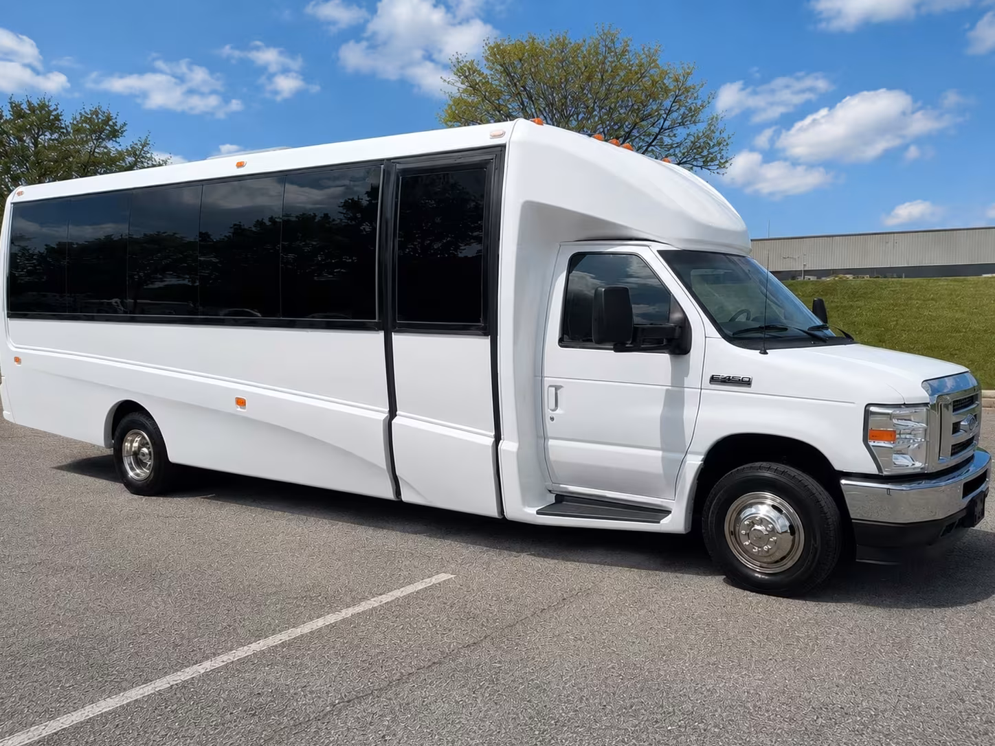 el monte minibus rentals to crypto com arena for lakers and kings